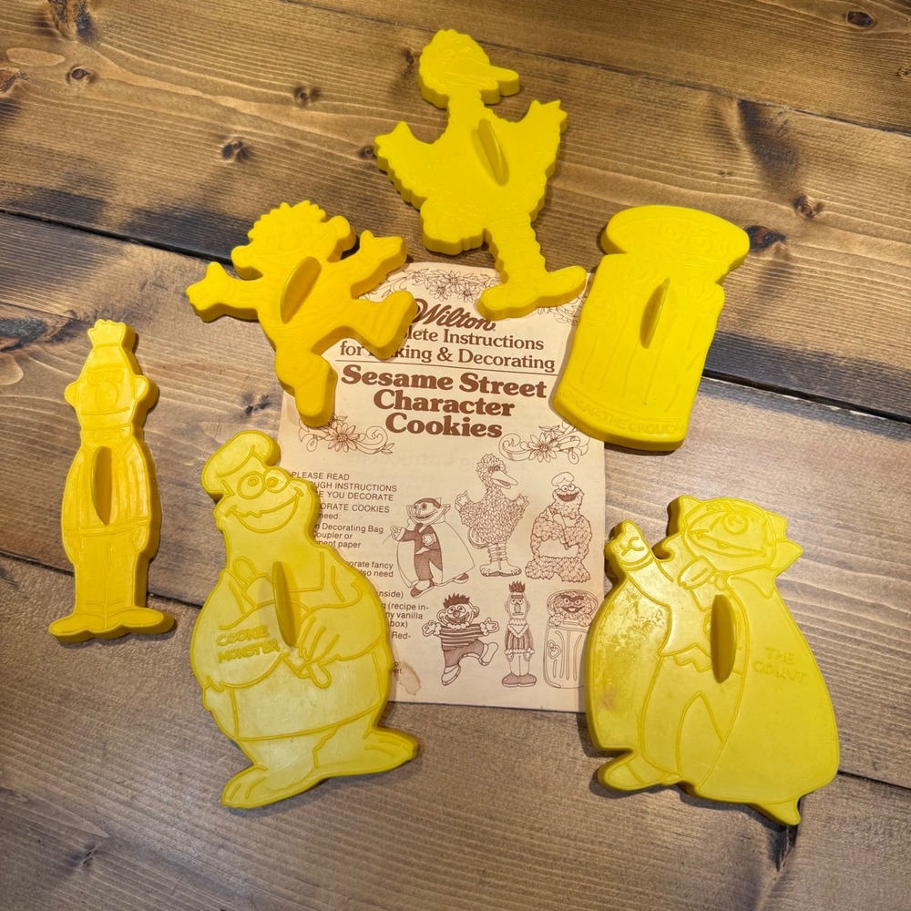Vintage 1977 Wilton Sesame Street Character Cookie Cutters, 6 Pc w/ Instructions